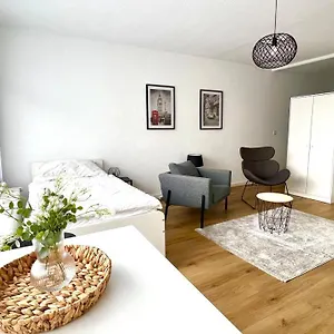 Apartment Schoene In Linden - 48qm, Moderne Kueche, Bad, Balkon, 4 Personen, Wifi
